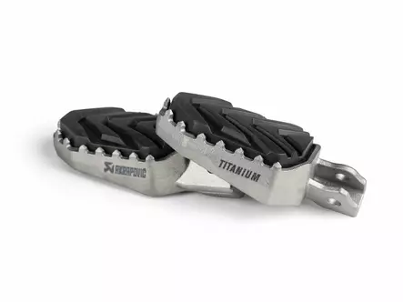 Akrapovic Adventure Footpeg Set (Titanium) Kawasaki KLE 500 2026 - Fotpinnar - D529451 - 2