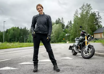 Halvarssons Jeans Rogen Woman Svart - Byxor Onroad - D507734 - 1